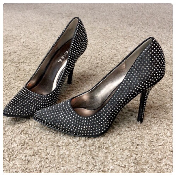 Maripe Shoes - 💕Maripe Black Studded Pumps NWOT💕